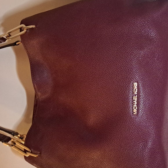 SOLD Michael Kors Burgundy  Pebble Leather Shoulder Bag with Gourgous Gold Chain - Picture 2 of 16